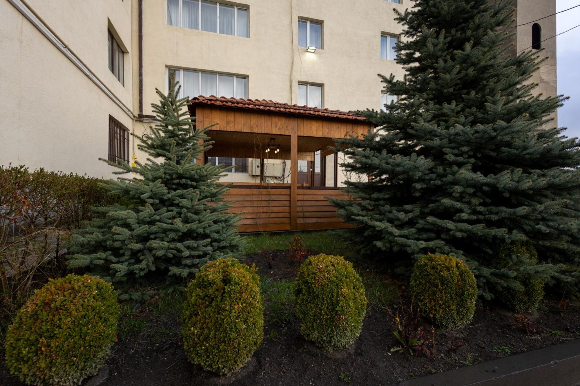 Gyumri Hotel エクステリア 写真