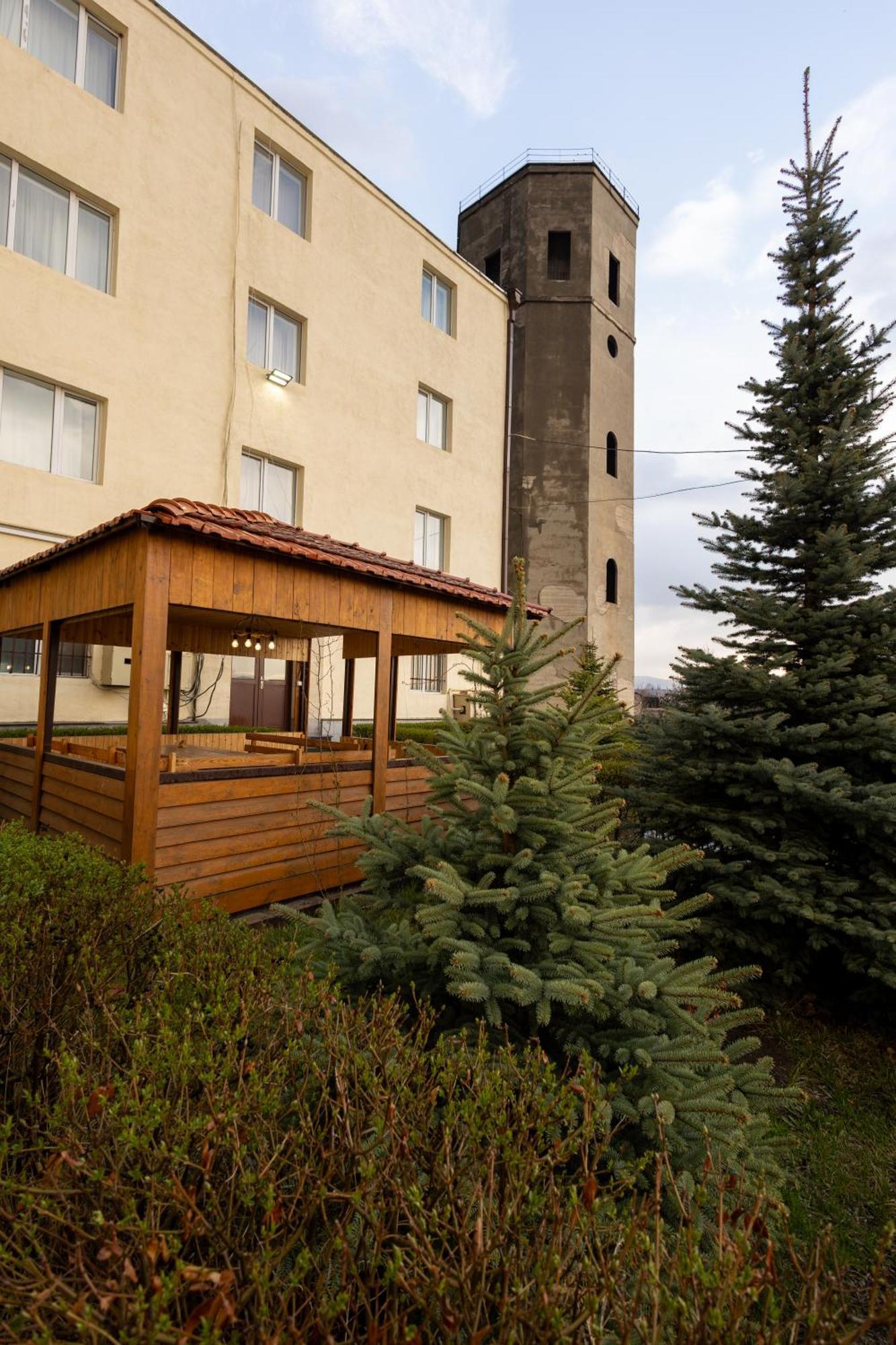 Gyumri Hotel エクステリア 写真