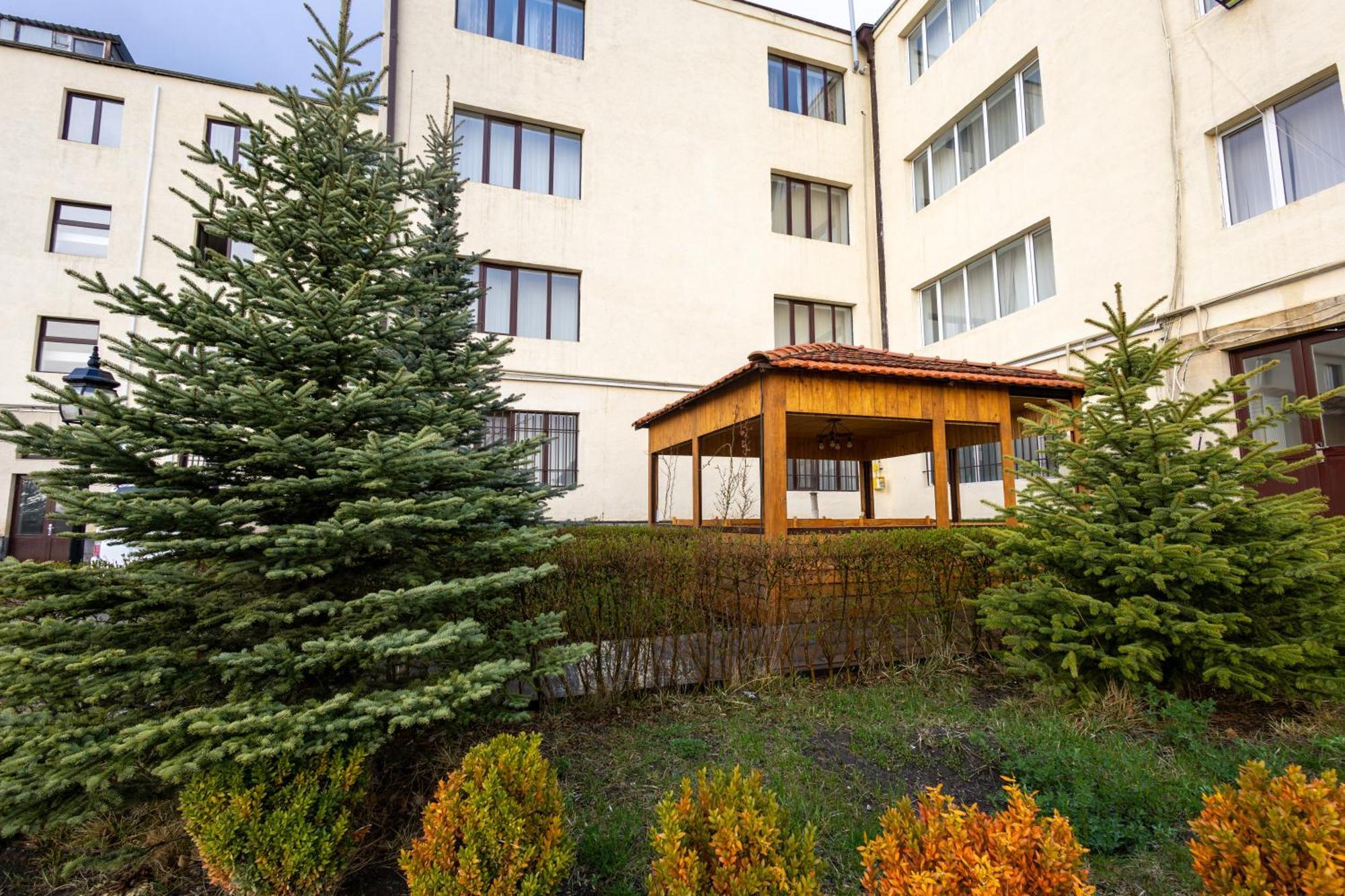 Gyumri Hotel エクステリア 写真