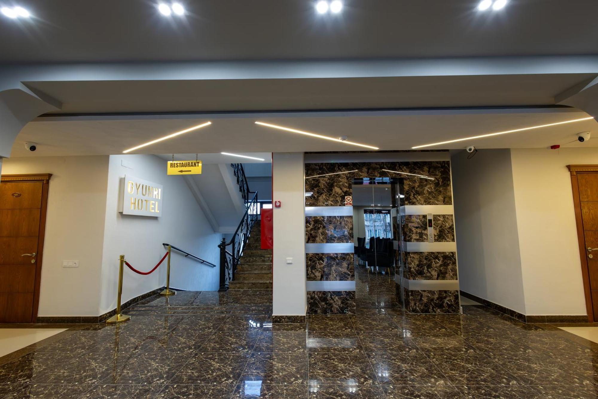 Gyumri Hotel エクステリア 写真