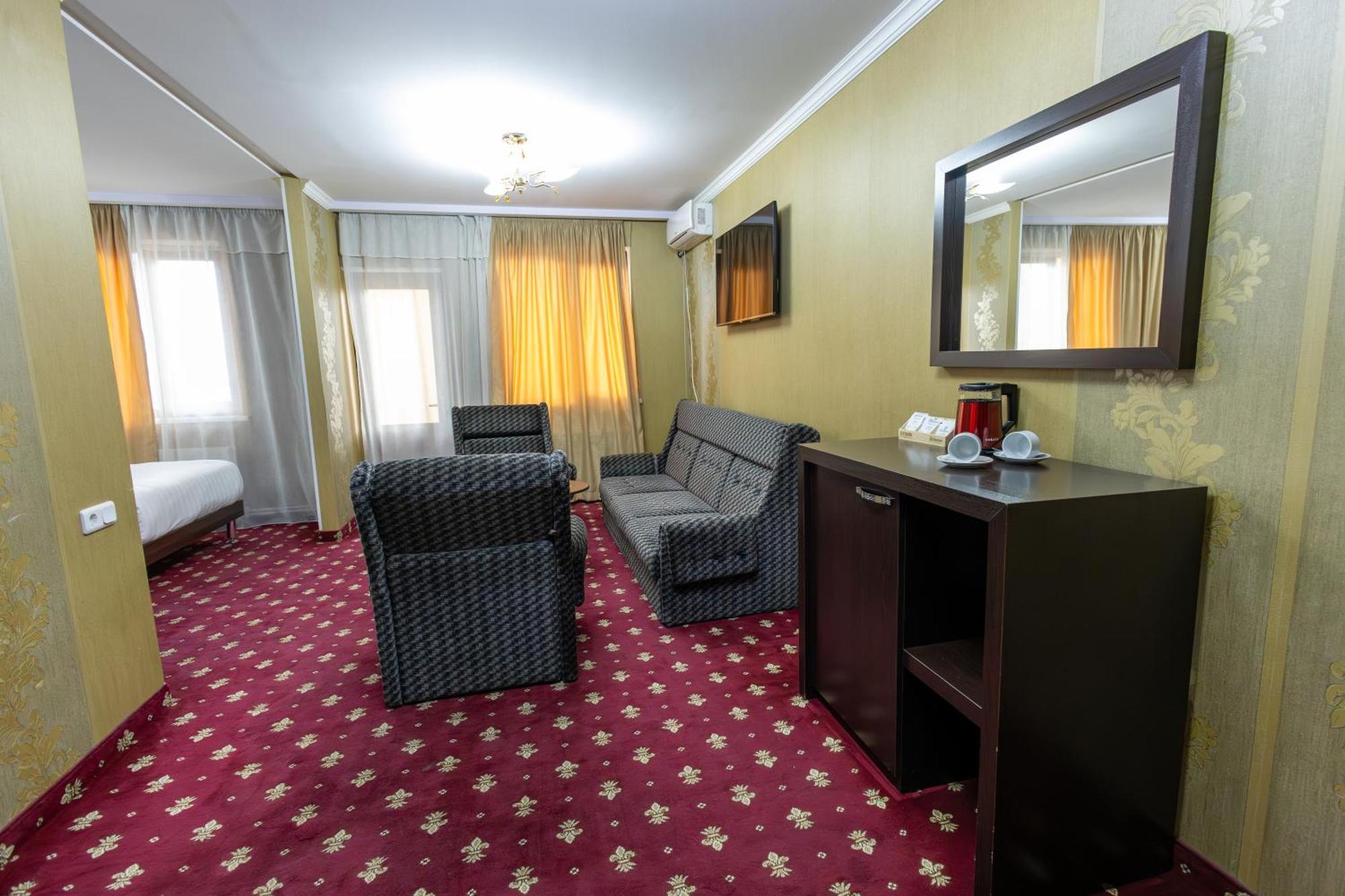 Gyumri Hotel エクステリア 写真