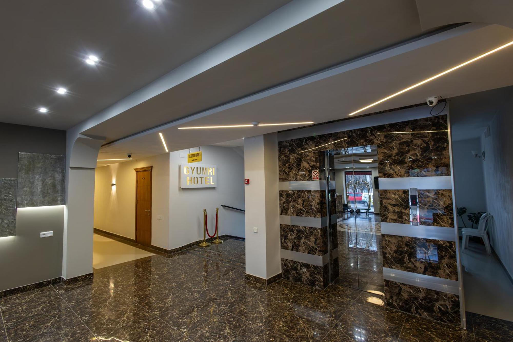 Gyumri Hotel エクステリア 写真