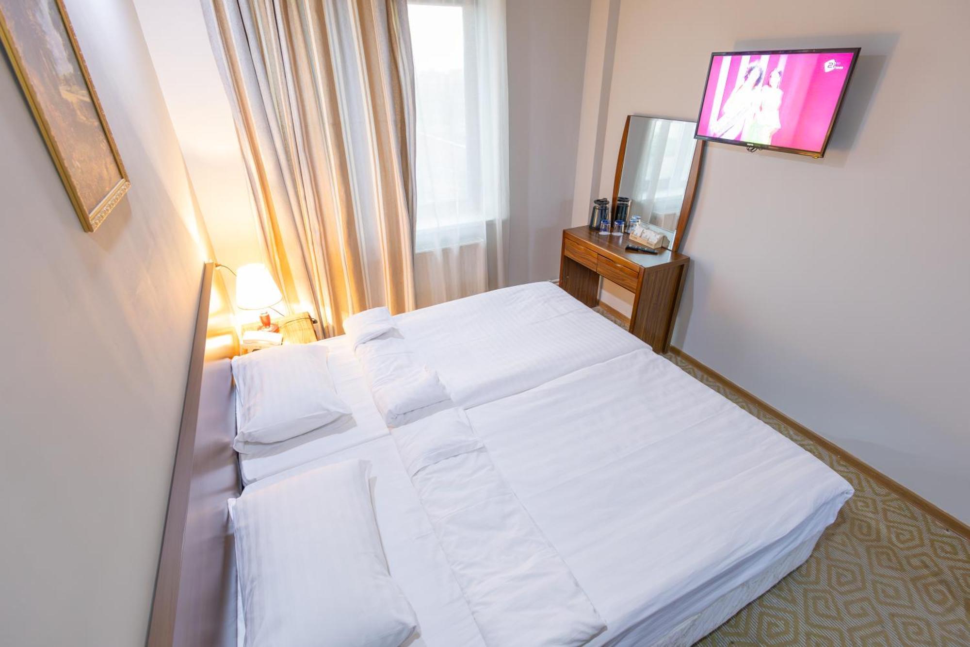 Gyumri Hotel エクステリア 写真