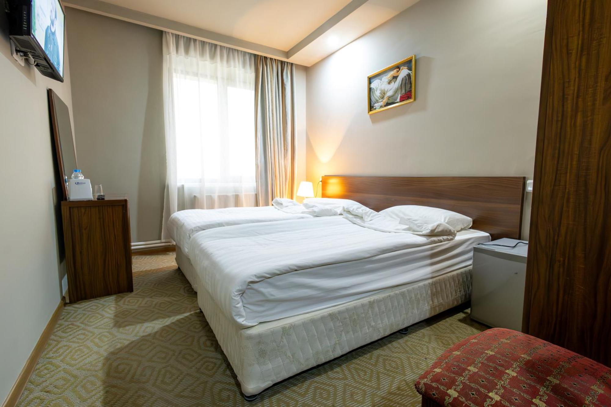 Gyumri Hotel エクステリア 写真