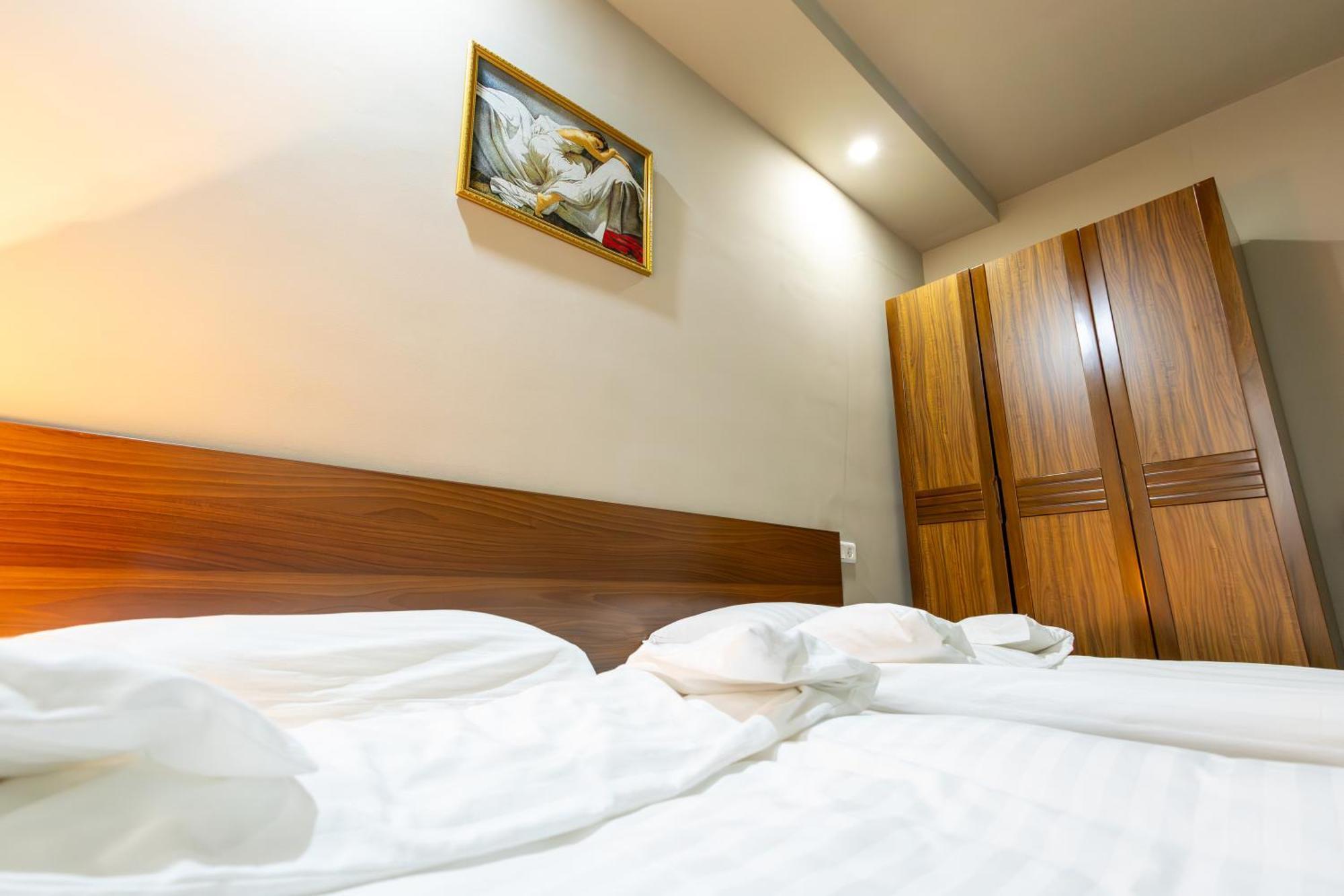 Gyumri Hotel エクステリア 写真